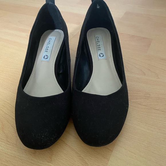 Black Kitten Heels with Rounded Toe - Picture 2 of 2